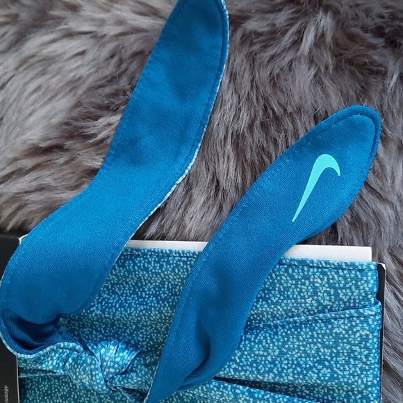 3 for $30. Nike reversible bandana head tie - Picture 7 of 7